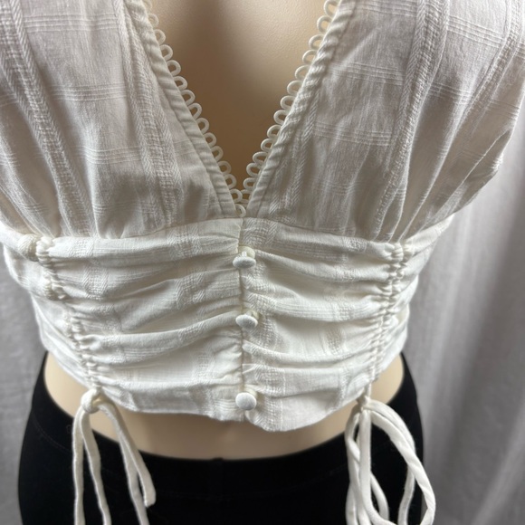 Le Lis White Ruched V-Neck Blouse - Picture 6 of 8